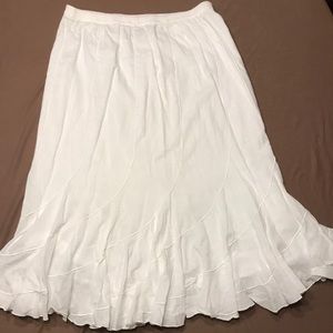 Ladies White Skirt by Studio West, Size Medium